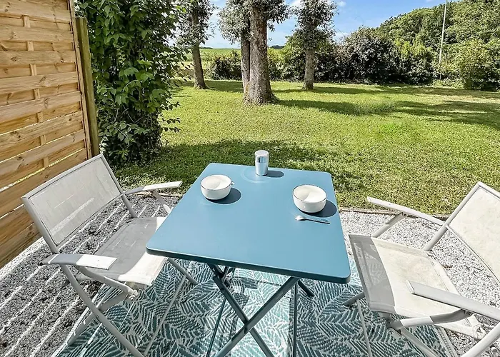 Ressourçant Dans Un Cadre Paisible Et - 5 *